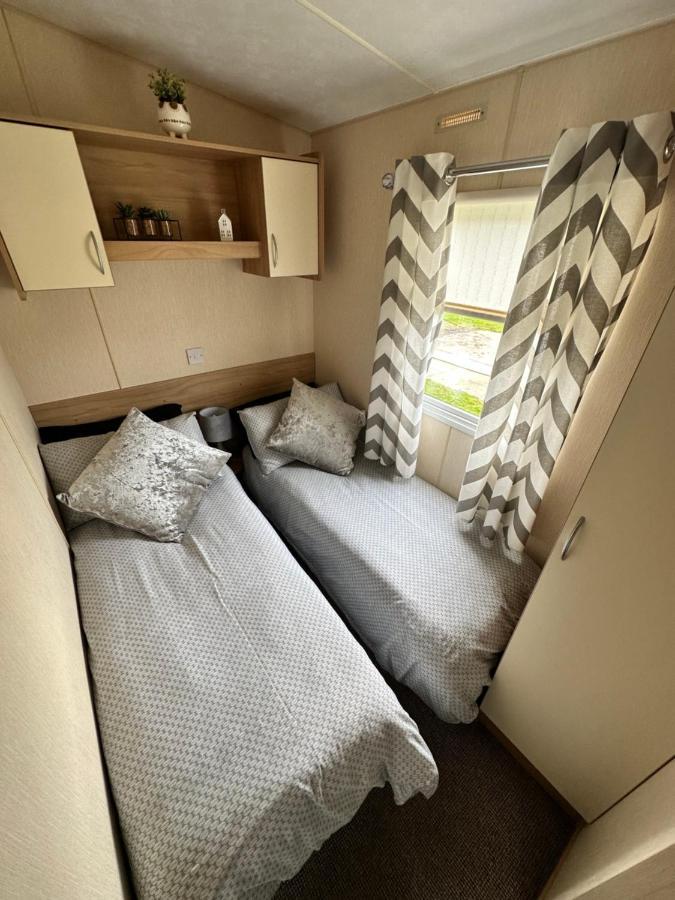6 Berth Caravan On Marine Holiday Park Hotell Rhyl Eksteriør bilde