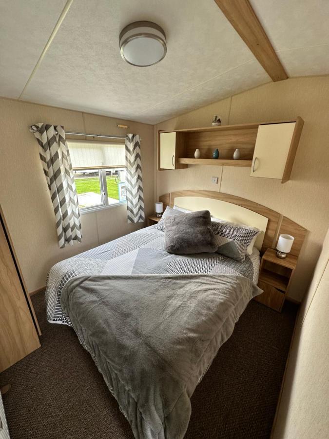 6 Berth Caravan On Marine Holiday Park Hotell Rhyl Eksteriør bilde