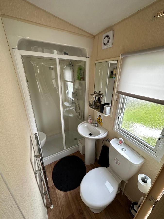 6 Berth Caravan On Marine Holiday Park Hotell Rhyl Eksteriør bilde